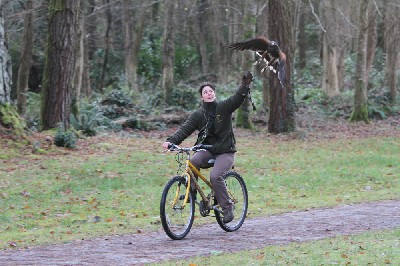 Rua taking off from the bike! Rua taking off from the bike!